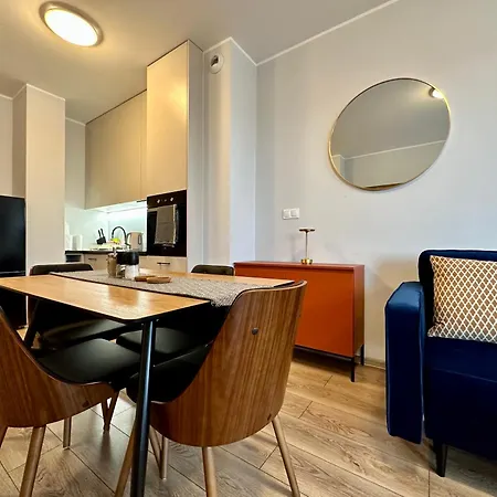 Momoapart - Downtown Tram Depot Apartment *