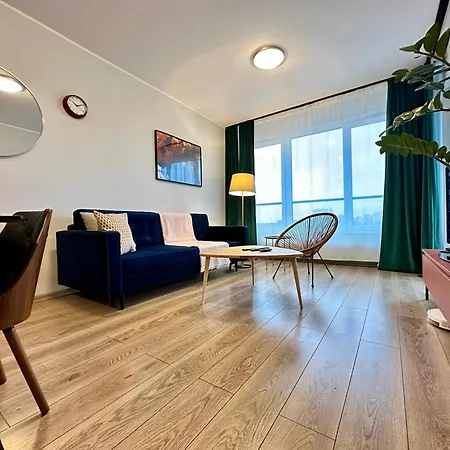 Momoapart - Downtown Tram Depot Apartment *