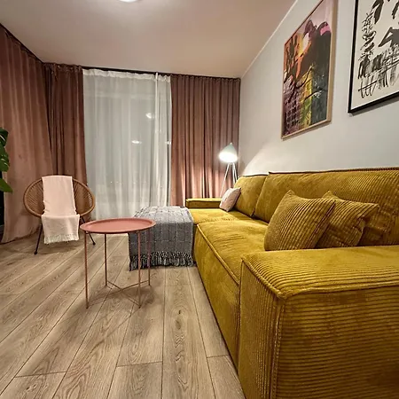 Momoapart - Downtown Tram Depot Apartment *