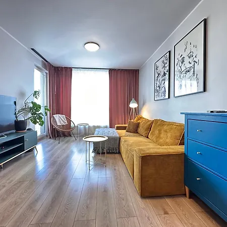 Momoapart - Downtown Tram Depot Apartment