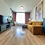 Momoapart - Downtown Tram Depot Apartment *