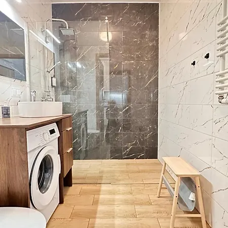 Momoapart - Downtown Tram Depot *