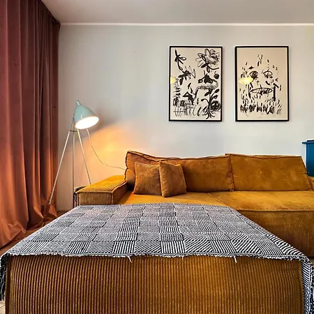 Momoapart - Downtown Tram Depot Apartment *