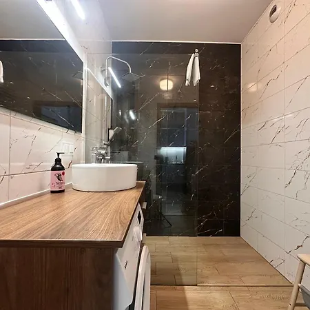 Momoapart - Downtown Tram Depot Apartament