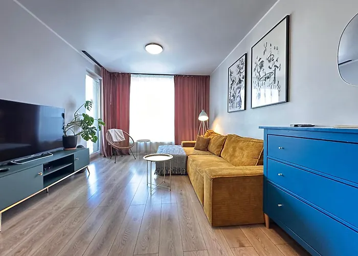 Momoapart - Downtown Tram Depot Apartment